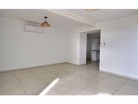 location maison  m² t-2 à labastide-saint-georges  680 €