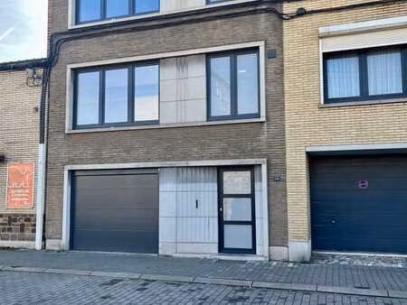 maison 3 chambres fraichement rénovée avec jardin et garage