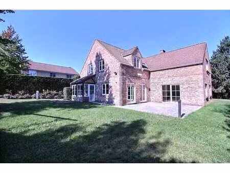 villa de standing dans clos résidentiel - walking distance