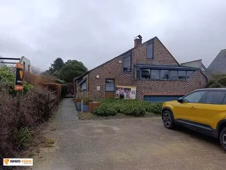 location - cabinet pellenberg - 1 900 €/mois