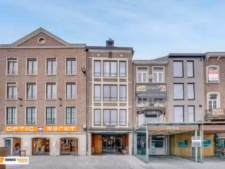 location - commerce sint-truiden - 2 600 €/mois