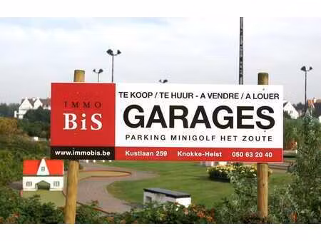 box dans le parking minigolf!