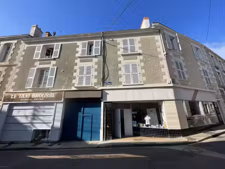 double immeuble poitiers centre 682 m2 avec 12 logements  2 garages  2 locaux commerciaux 