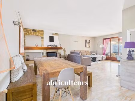 lambesc (13410) - maison plain-pied de 130 m² avec piscine