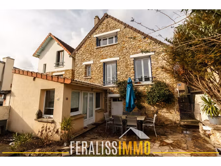 maison meulière pleine de charme avec dépendance et jardin