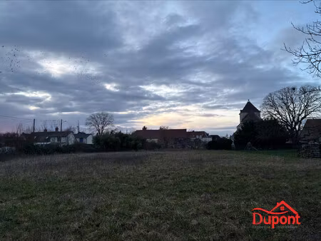 trés beau terrain constructible non viabilisé sur la commue de