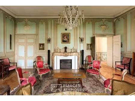 demeure noble du xviiie inscrite mh avec parc proche de gy