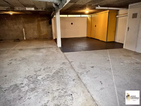 parking dans un garage commun