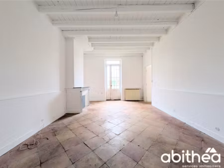 maison f3 à louer non meublée de 88 m2 au centre de galgon !