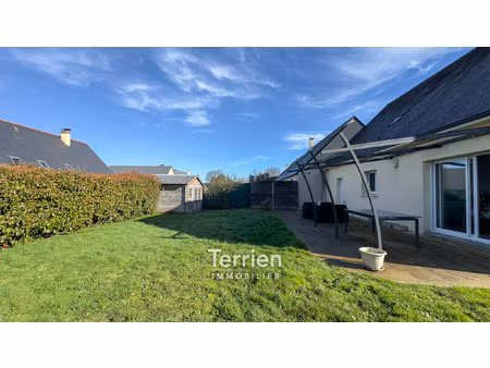 maison familiale récente de 4 chambres avec jardin