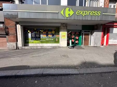 espace commercial en emplacement de premier choix!