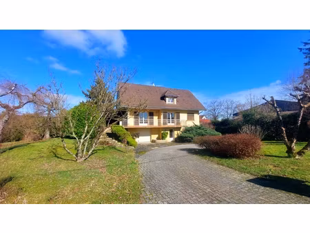 maison de 140m2 sur joli terrain de + 10 ares