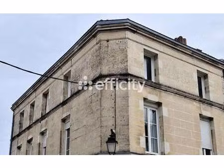 vente immeuble à saintes (17100) : à vendre / 215m² saintes
