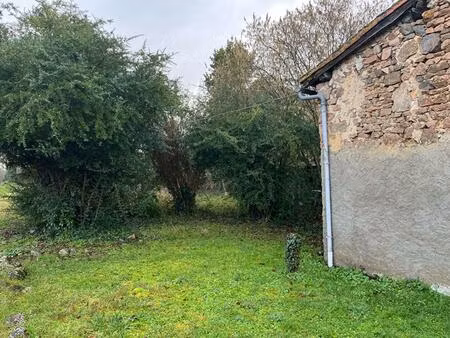 maison de 63 m2 à le vigeant   2 chambres   jardin de 580 m2 avec grange