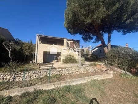 villa 4 faces avec terrasse et jardin à eus