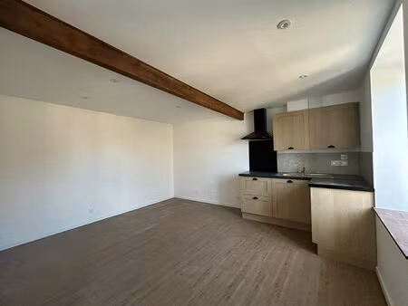 appartement 2 pièces 32 m² à louer civray 86400 ? | era immobilier