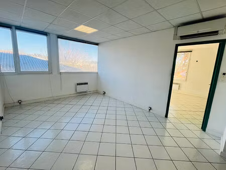 bureaux 2 pièces 55 m² à louer venelles 13770 ? | era immobilier