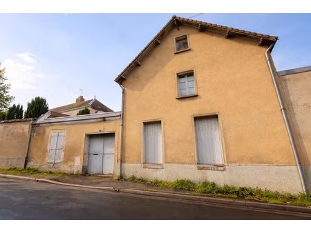 vente maison 7 pièces 135 m² à levroux (36110)  66 780 €