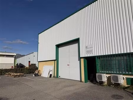 location local d'activités gemenos 270 m²