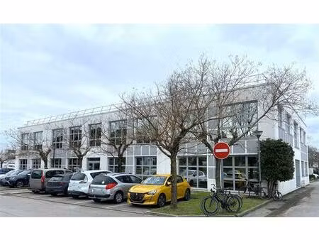 location bureau montpellier 687 m²
