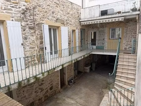 saint maurice de cazevieille grande maison de village avec patio  caves et parkings privés