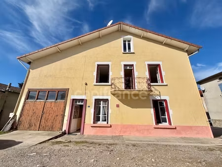 maison de village de 185 m2 à rénover  6 chambres  terrain déporté de 208 m2  combles amén