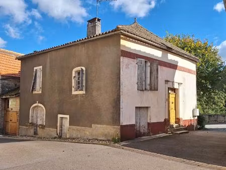 maison de village à rénover - beau potentiel