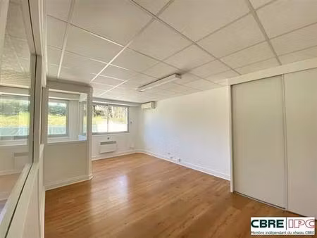 location bureau biarritz 67 m²