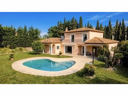 villa mandelieu-la-napoule – minelle – 300 m² – terrain plat – piscine – 4 suites – triple