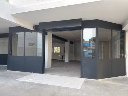 location commerce 1 pièce 103 m² à carnoux-en-provence (13470)