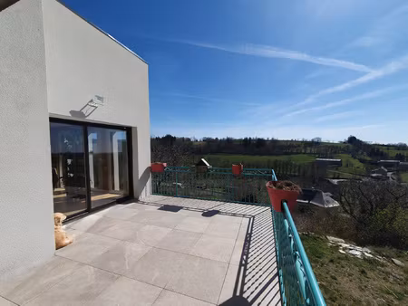 au centre du village !