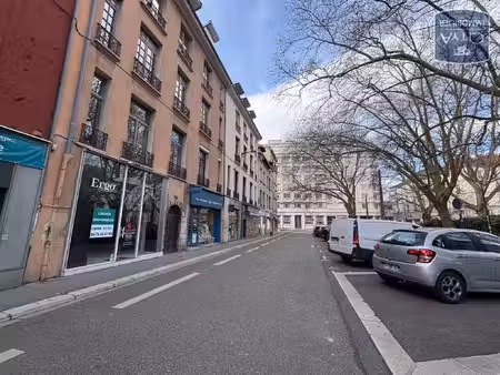local commercial à louer 61.75 m² - grenoble (38) - 898€