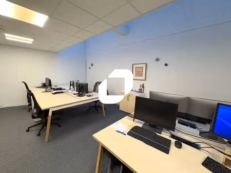 bureaux à louer | 120 m² en rdc | climatisés & aménagés | lyon 2 - confluence