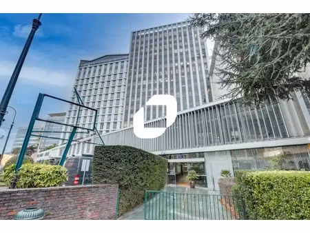 a louer  bureaux proches de l esplanade de la defense