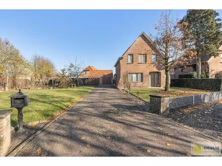 te renoveren woning nabij het centrum van wijchmaal  peer op een perceel van maar liefst 1