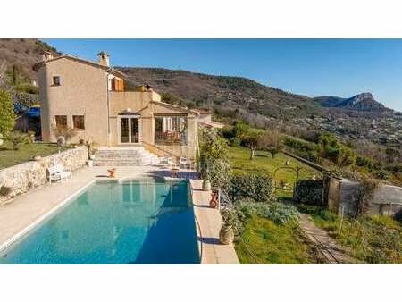 villa de luxe avec vue sur mer à vendre à tourrettes-sur-loup : 1 375 000 € | 275m²