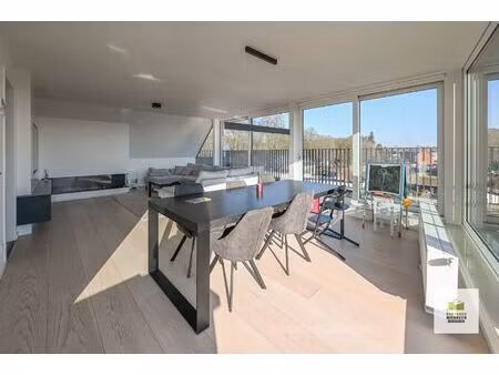 luxueuze penthouse met groot terras  3 slaapkamers en 2 parkeerplaatsen