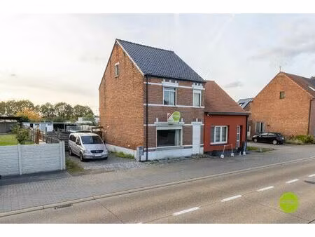 charmante  halfopen bebouwing met 3 slaapkamers in beringen