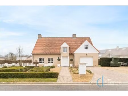 prachtige villa met royale tuin te koop in gent!