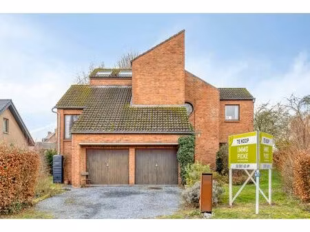villa met 5 slaapkamers  tuin en dubbele garage