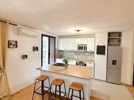 location appartement 3 pièces 73 m² à marseille 2 (13002)