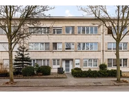 appartement te koop in merksem met 2 slaapkamers