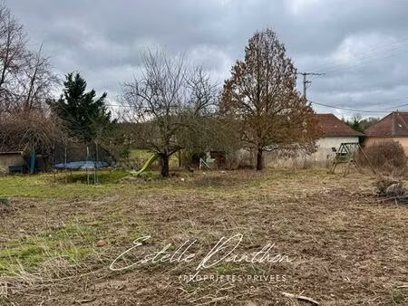 terrain de 860 m2 libre constructeur à doissin