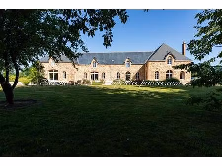maison 20 pièce(s) 945 m2