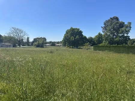 terrain constructible de 16160 m2