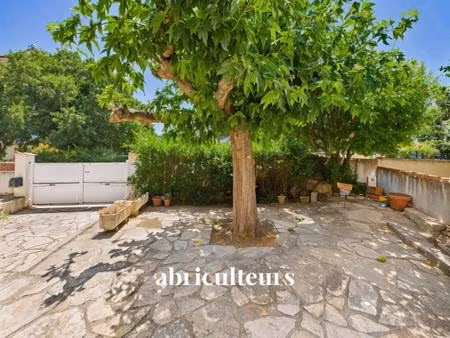 grans  maison t5 de 94 m²  avec jardin  située au cœur du village