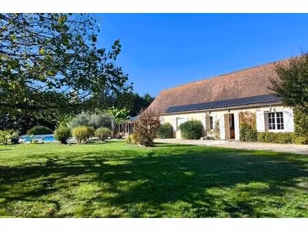 longere avec piscine sur 1.5 ha clos