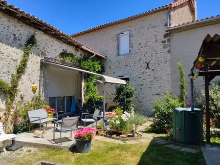 vente maison 5 pièces 146 m² à rouzède (16220)  265 500 €