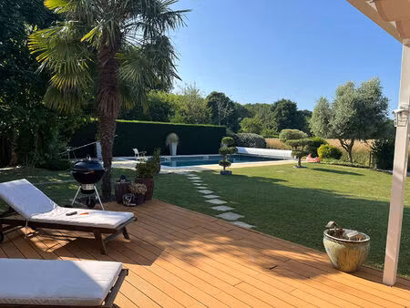 vente maison 7 pièces  235.00m²  vennecy