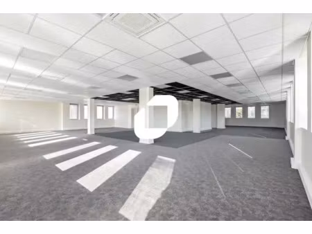 a louer  bureaux à louer rénovés et climatisés !